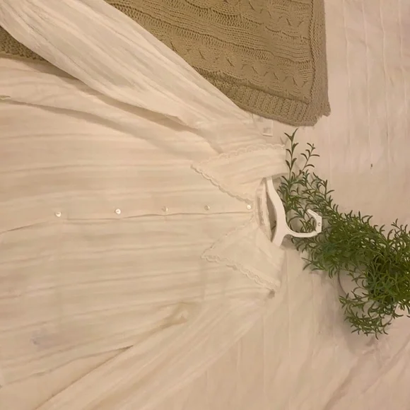 Zara white/creme top blouse - Picture 1 of 2